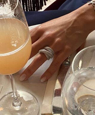 Slova nejsou třeba… Tento prsten je skvost! ✨ Design Barcelona. Stříbro 925/1000 vykládané zirkony. #designpiece #boldring...