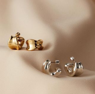 Objednávky personalizovaných šperků už máme uzavřeny. Vy ale stále můžete objednávat kousky, které máme skladem. 🌟 Šperk...